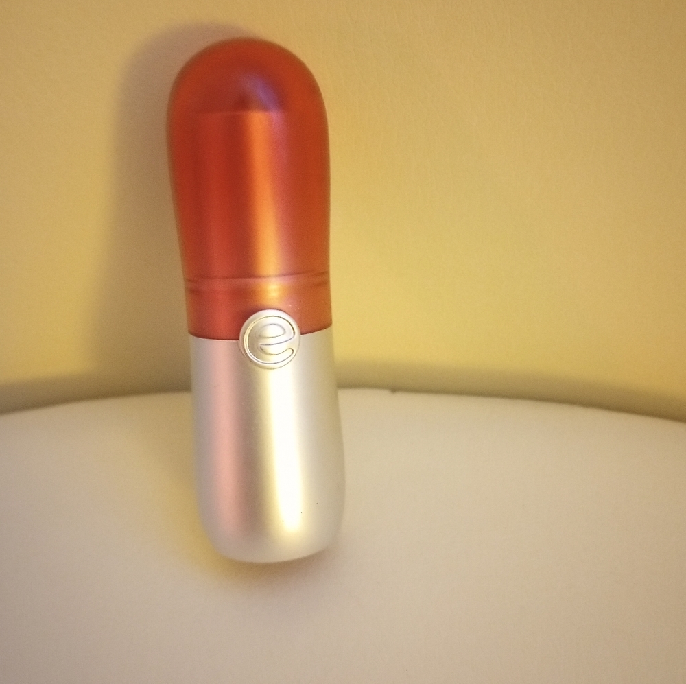 Essence Lipstick 10 Velvet Matte
